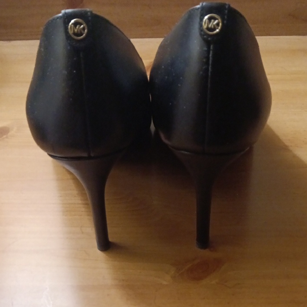 Michael Kors Classic Black Heels, 3.75" heel | Size 8, MINT Condition,FINAL SALE - Picture 3 of 8